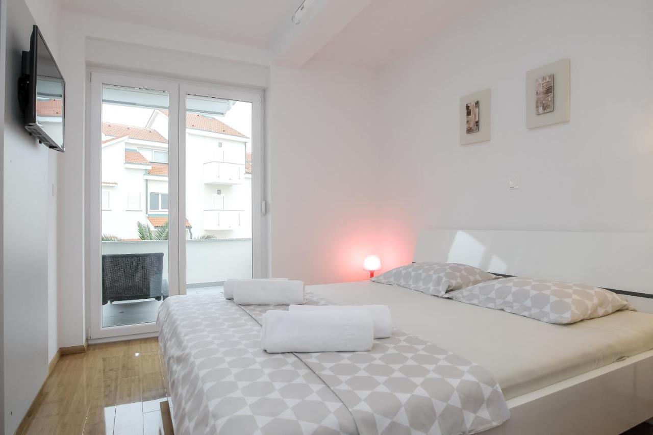 Apartments Tomana Novalja Oda fotoğraf